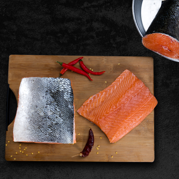 Salmon Norway - Cleaned Fillet With Skin (Aprox 1 kg/1 kg)